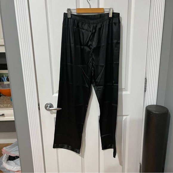 Women’s faux satin 2 piece lounge set size XL - Picture 6 of 10